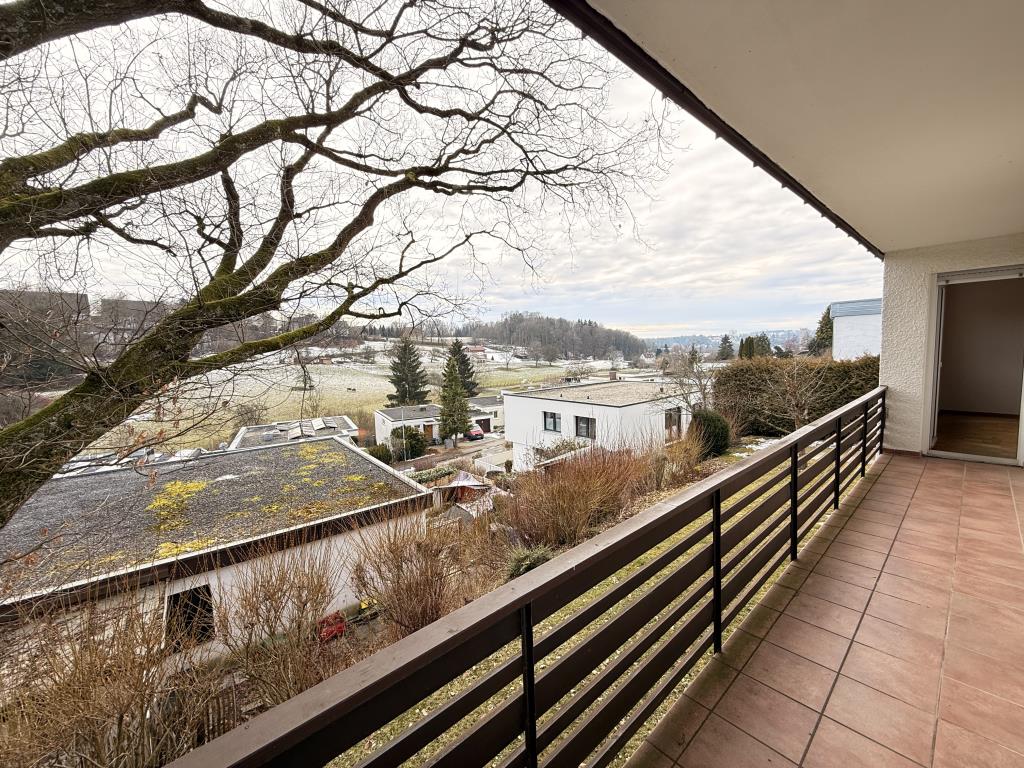 Bezugsfreies Einfamilienhaus in Bungalowbauweise mit sonnenverwöhntem Grundstück! - Blick Balkon EG (40948)