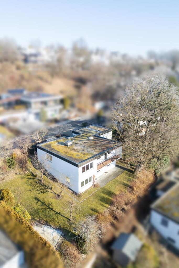 Bezugsfreies Einfamilienhaus in Bungalowbauweise mit sonnenverwöhntem Grundstück! - Außenansicht (40944)