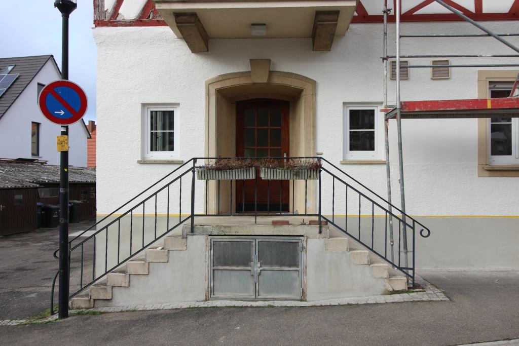 Ideale Gastro, Büro oder Praxis direkt am Marktplatz von Altdorf! - Eingangsbereich (24434)