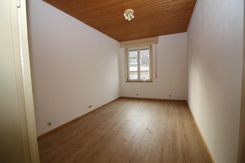 Ideale Gastro, Büro oder Praxis direkt am Marktplatz von Altdorf! - Raum (24439)