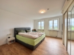 Exklusiv! Schöne 3,5 Zimmer-Wohnung in beherrschender Aussichtslage! - Schlafzimmer