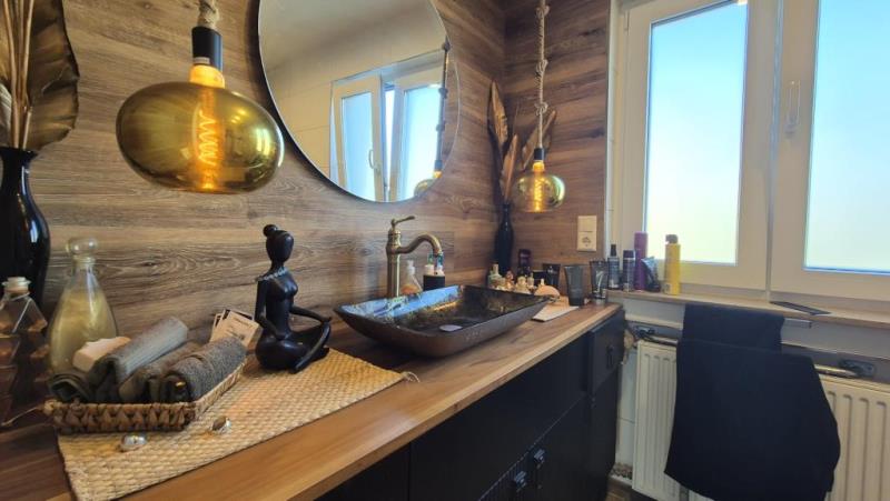 Modernes Wohnambiente! Attraktives Reihenmittelhaus in ruhiger Wohnlage! - Tageslichtbad (45436)