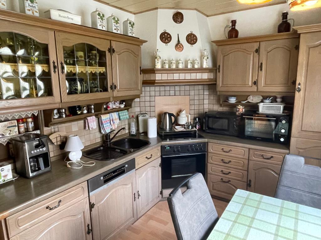 Traumhaus für die Familie! Tolles Einfamilienhaus mit idealem Blick ins Grüne! - Küche (43832)