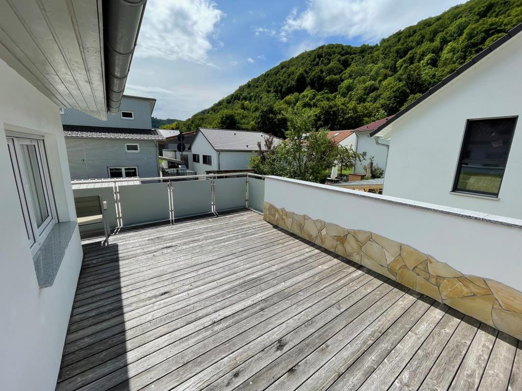 Wohntraum für die Familie! Tolles Zweifamilien-Doppelhaus in Gosbach! - Balkon (36625)