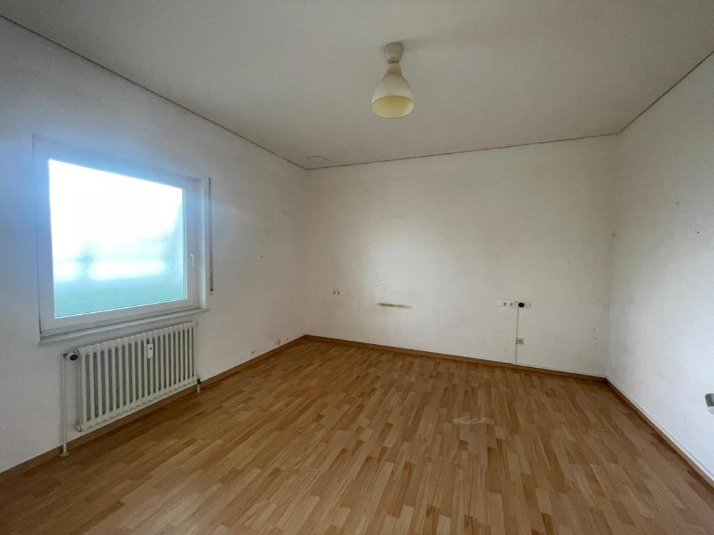 Betreutes Wohnen! Attraktive 2 Zimmer Wohnung in der Esslinger- Innenstadt! - Schlafzimmer (37994)