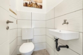 Gäste-WC - Frei stehendes Zweifamilienhaus mit zusätzlicher Einlieger-Wohnung in top Lage!