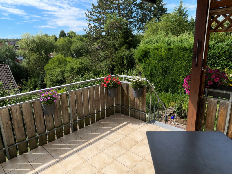 Traumhafte Aussicht! Charmantes freistehendes Einfamilienhaus in Hochdorf! - Balkon (52271)
