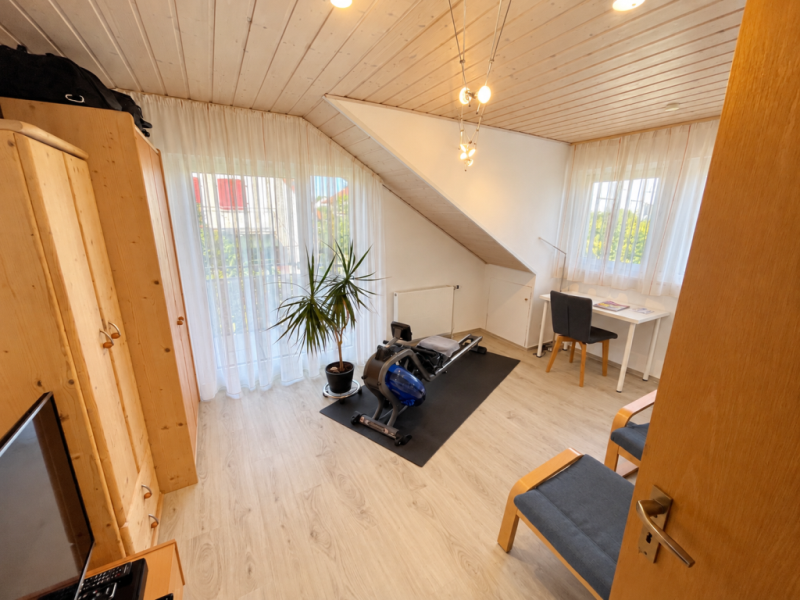 Repräsentatives Wohnen mit Freiraum! Freistehendes Einfamilienhaus in Hochdorf! - Schlafzimmer (54301)