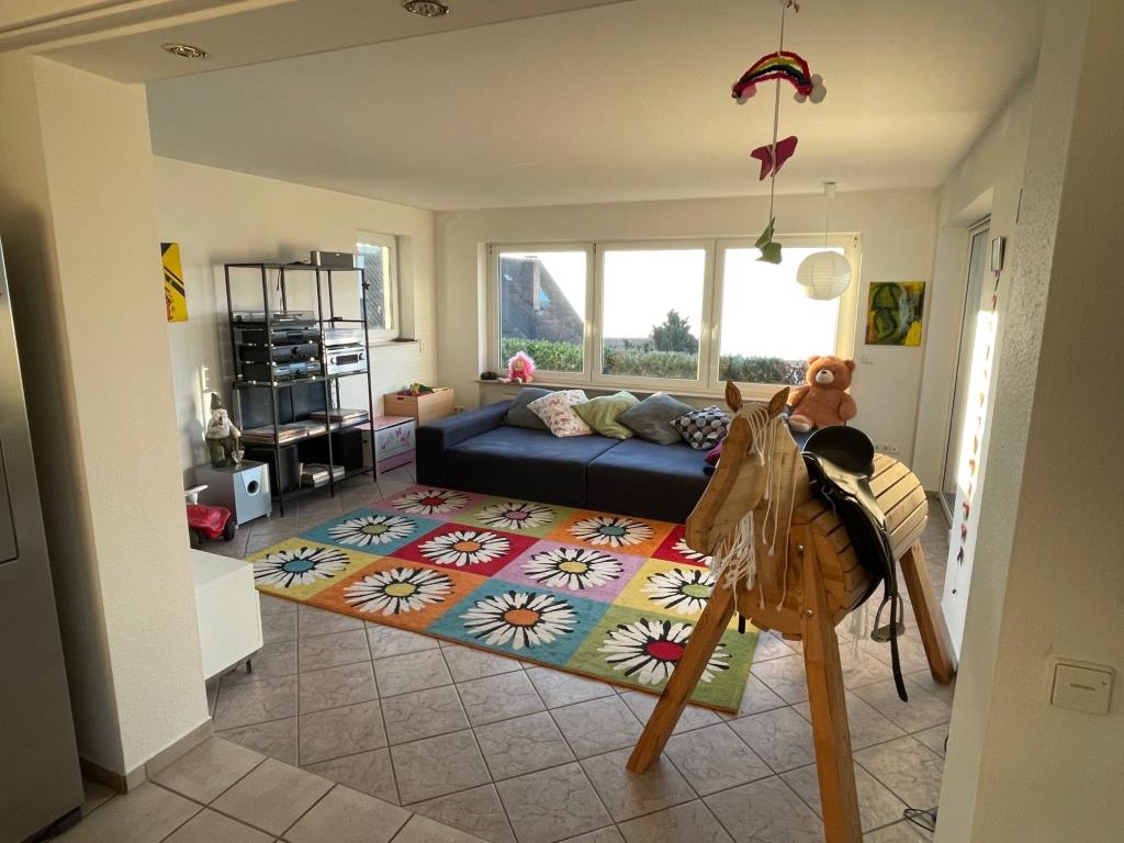 Klein aber Fein! Idyllisches freistehendes Einfamilienhaus in ES-Wiflingshausen! - Wohnzimmer (39087)