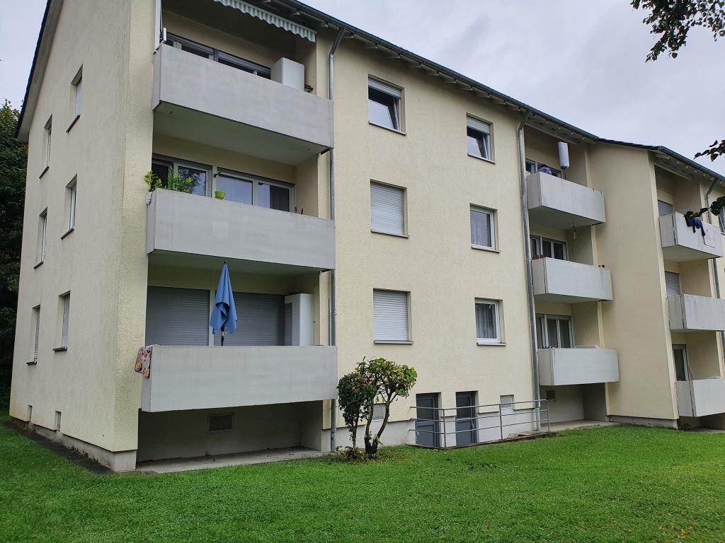 Modernisierte und helle 3 Zimmer-Wohnung mit Balkon nähe Friedenskirche! - Rückseite Ansicht (34621)
