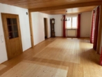 Wohnzimmer - Interessante Fernsicht! Attraktives freistehendes Einfamilienhaus mit Garten!