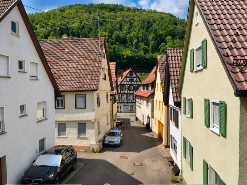 Interessante Fernsicht! Attraktives freistehendes Einfamilienhaus mit Garten! - Wiesensteig (51044)