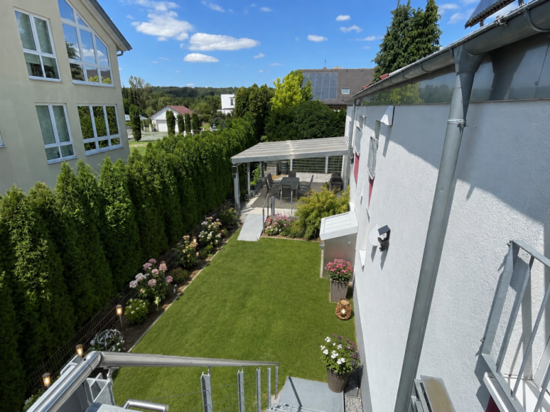 Traumhaftes Anwesen! Freistehendes Zweifamilienhaus in Zell unter Aichelberg! - Terrasse (50316)