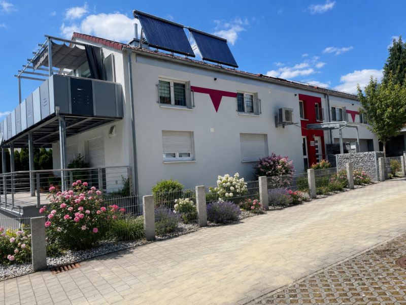Traumhaftes Anwesen! Freistehendes Zweifamilienhaus in Zell unter Aichelberg! - Zell unter Aichelberg (50312)