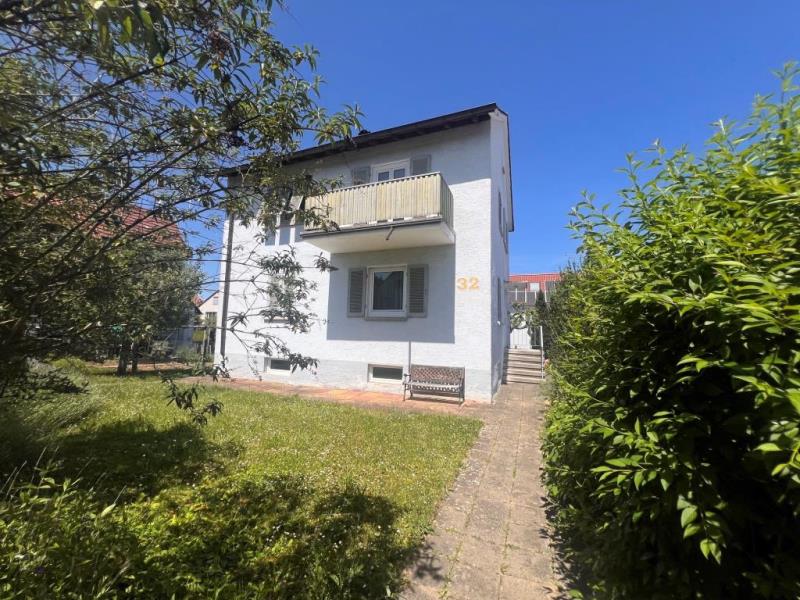 Einziehen & Wohlfühlen! Interessantes Einfamilienhaus in Esslingen-Berkheim! - Außenansicht (46380)