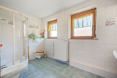 Badezimmer - Lichtdurchflutete Doppelhaushälfte in ansprechender Wohnlage!