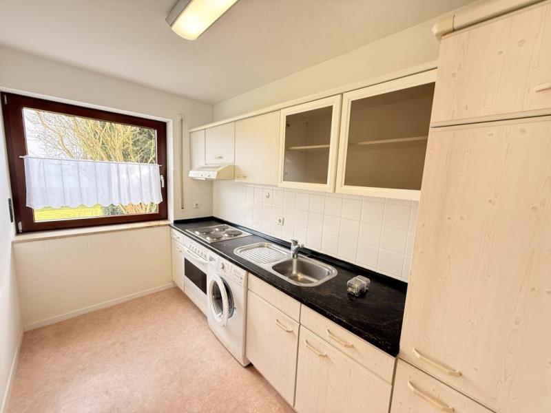 Licht, Lage, Lebensqualität – Charmante 2-Zimmer-Erdgeschosswohnung mit Sonnenbalkon! - Küche (45377)