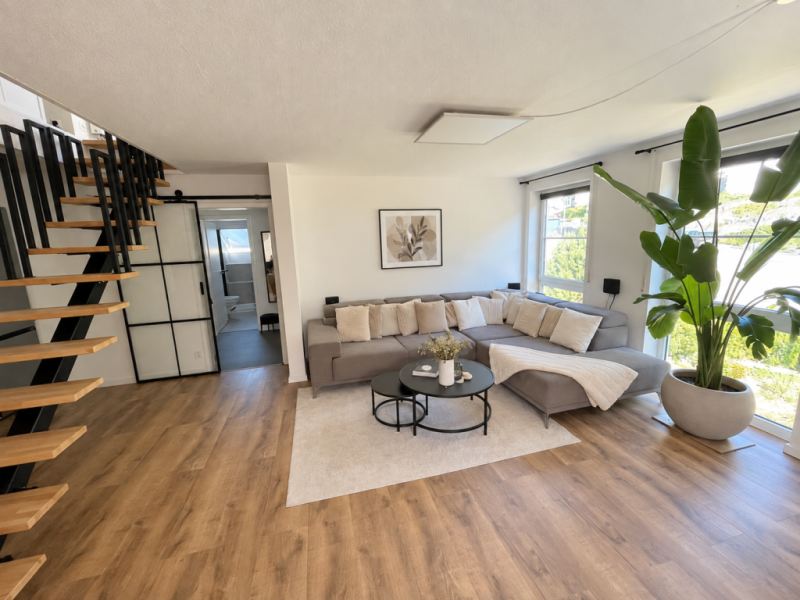 Wohnqualität mit exklusivem Anspruch! Elegantes 2,5 Zimmer-Dachstudio! - Wohnbereich (53398)