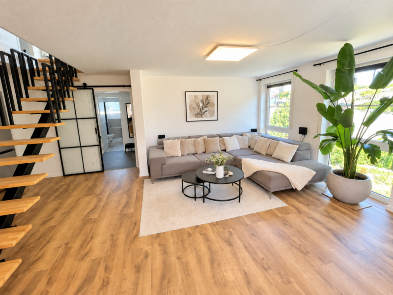 Wohnqualität mit exklusivem Anspruch! Elegantes 2,5 Zimmer-Dachstudio! - Geislingen (Steige) (53597)