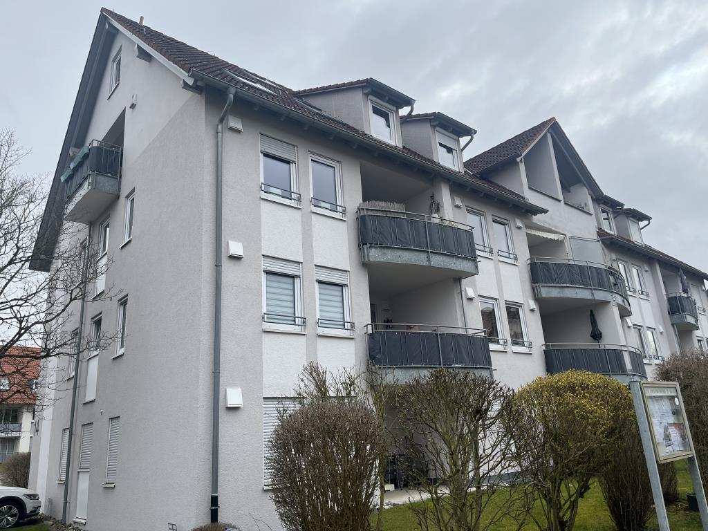 Attraktive 3-Zimmer-Wohnung mit Balkon in ruhiger Lage - Außenansicht (43512)