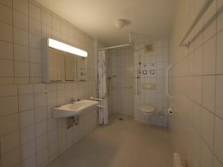 Betreutes Wohnen! Attraktive 2 Zimmer Wohnung in der Esslinger- Innenstadt! - Badezimmer (51792)