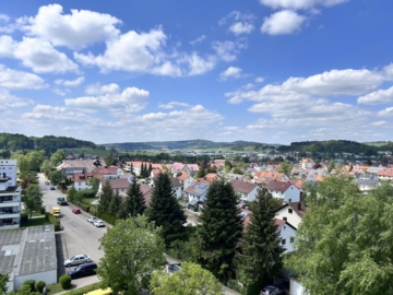 Toller Ausblick! Interessante 2,5 Zimmer-Wohnung mit sonnigen Balkon!, 72525 Münsingen, Wohnung