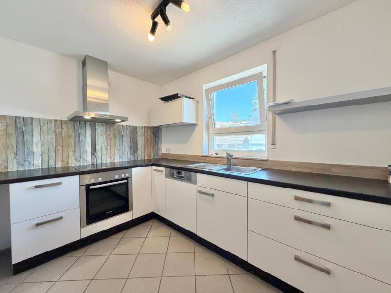 Sofort beziehbar! Charmante 3,5 Zimmer-Maisonettewohnung in sonniger Wohnlage! - Küche (48254)