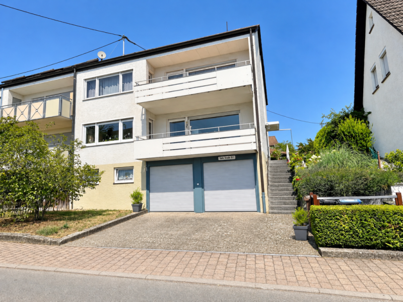 Generationsglück genießen! Attraktives Zweifamilien-Doppelhaus in Köngen! - Köngen (54038)