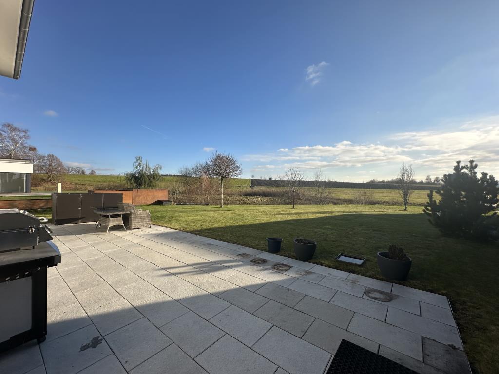 Wohntraum im Grünen - Modernes, frei stehendes Einfamilienhaus mit Chic und Charme! - Blick Terrasse (38791)