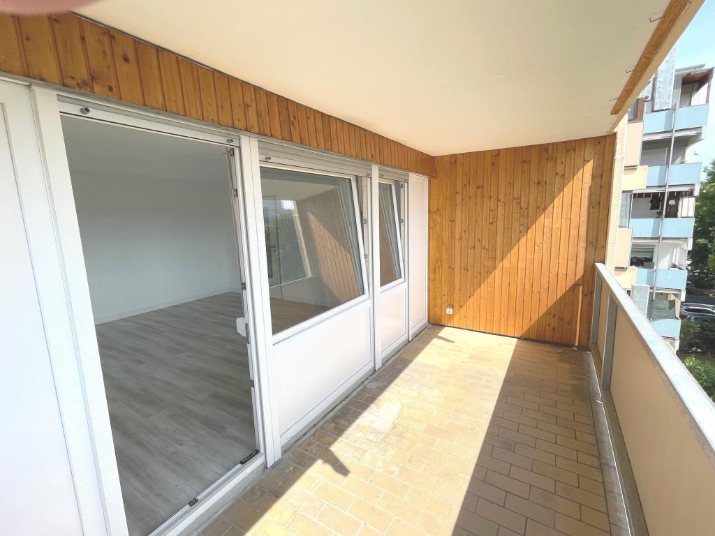 Attraktives Angebot! Moderne 3 Zimmer-Wohnung mit Balkon & Aufzug! - Balkon (40269)