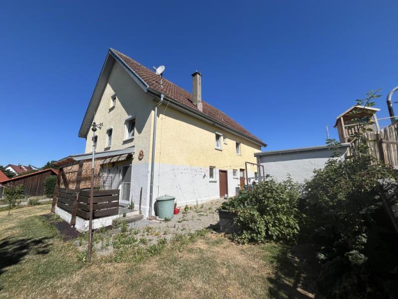 Gestalten Sie Ihr neues Zuhause – freistehendes Einfamilienhaus mit Entwicklungspotenzial - Außenansicht (51147)