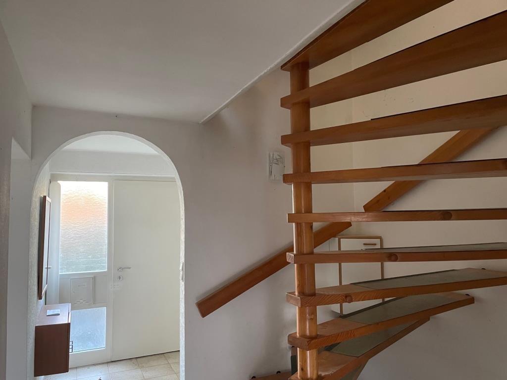 Wohnen, wo Mutlangen am schönsten ist! Reiheneckhaus mit sonnigem Garten! - Flur (43464)