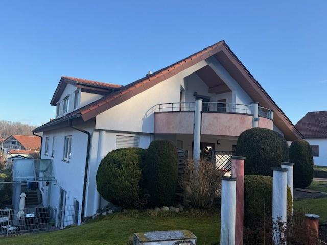 Licht - Raum - Freiheit ! Einzigartiges, frei stehendes Einfamilienhaus mit Einliegerwohnung! - Aussenansicht (38996)