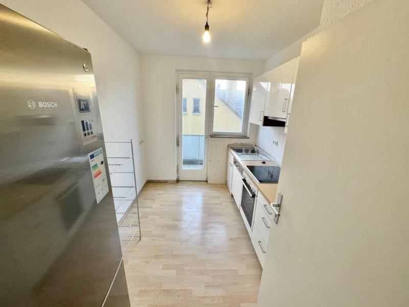 Sichern Sie sich diese gemütliche 3 Zimmer-Wohnung mit 2. Balkone! - Küche (45182)