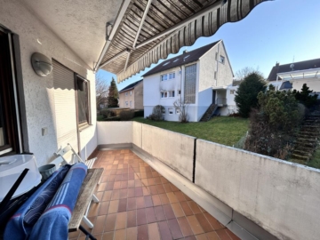 Gemütliches Ambiente! Attraktive 4,5 Zimmer-Wohnung mit SW-Balkon!, 73760 Ostfildern Scharnhausen, Wohnung