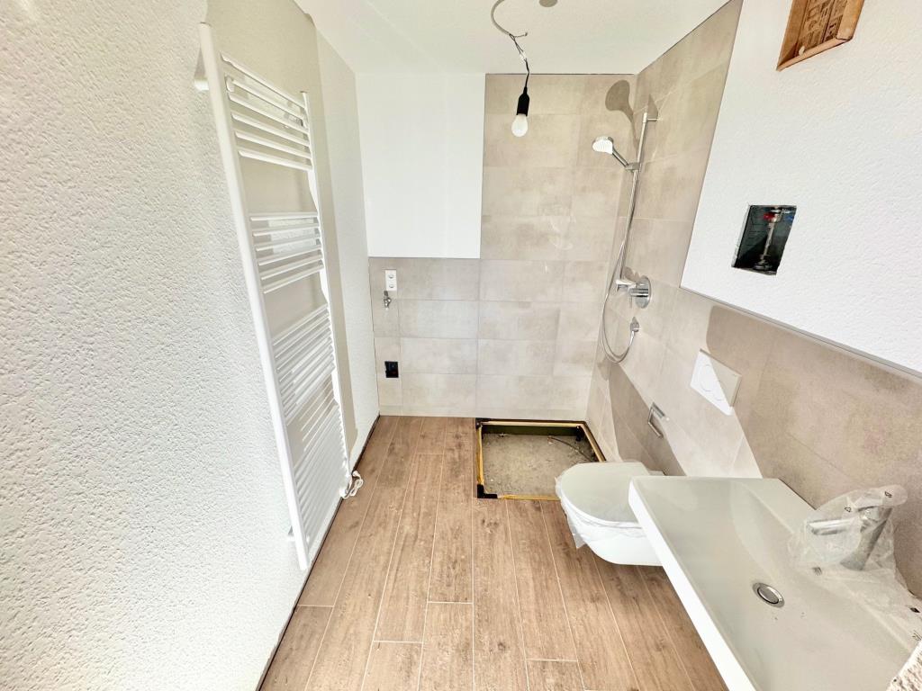 Alles fußläufig erreichbar! Gemütliche Neubau 2 Zimmer-Wohnung in Esslingen! - Bad (37825)