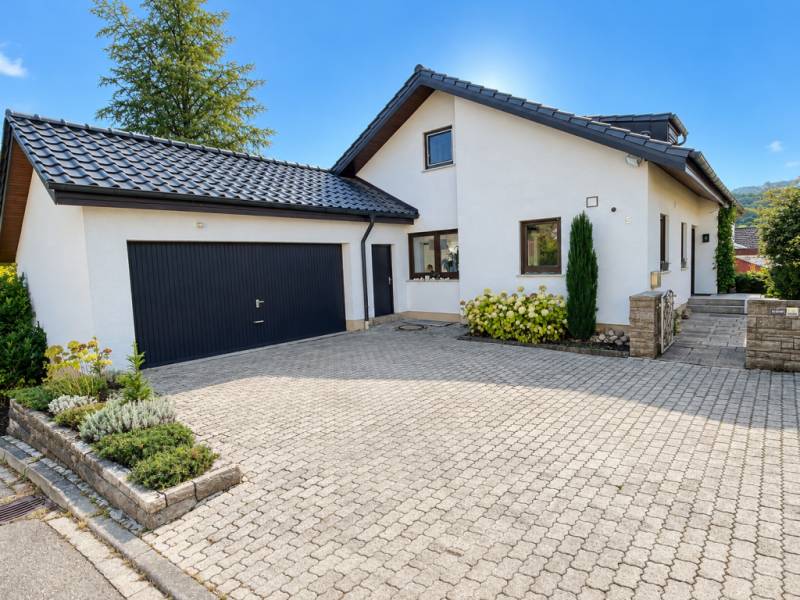 Staatliches Anwesen! Freistehendes Einfamilienhaus für gehobene Ansprüche! - Donzdorf (Reichenbach) (54952)