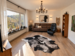 Wohnzimmer - Staatliches Anwesen! Freistehendes Einfamilienhaus für gehobene Ansprüche!