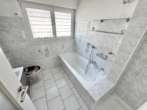 Bad - Sofort beziehbare 3,5 Zimmer Wohnung mit Balkon und Garage in Beutelsbach!
