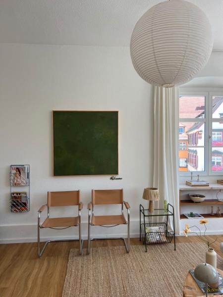 Altbau-Charme mit Marktplatzblick – besondere 3-Zimmer-Wohnung im Obergeschoß! - Flur (51462)