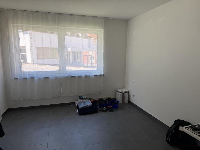 Große 2 Zimmer-Wohnung mit Balkon und ansprechendem Wohnkomfort! - Blick Schlafen (46105)