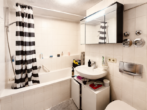 Badezimmer - Helle 2-Zimmer-Wohnung mit Balkon und TG-Stellplatz in S-Hofen!