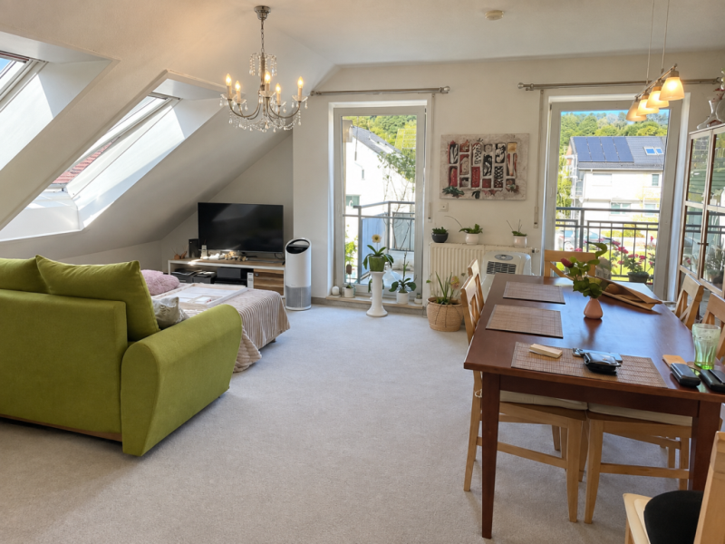 Gemütlicher Wohlfühlcharakter! Ideale 5 Zimmer-Wohnung mit toller Fernsicht! - Wohn/- Essbereich (53525)