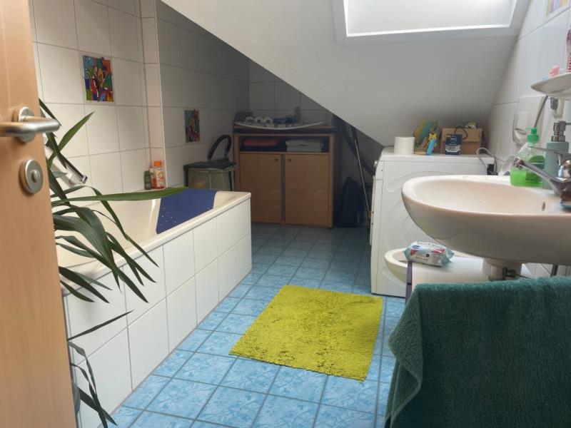 Gemütlicher Wohlfühlcharakter! Ideale 5 Zimmer-Wohnung mit toller Fernsicht! - Tageslichtbad (53526)