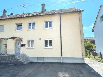 Platz für die Familie! Attraktives Zweifamilienhaus in sonniger Wohnlage!, 73329 Kuchen, Mehrfamilienhaus