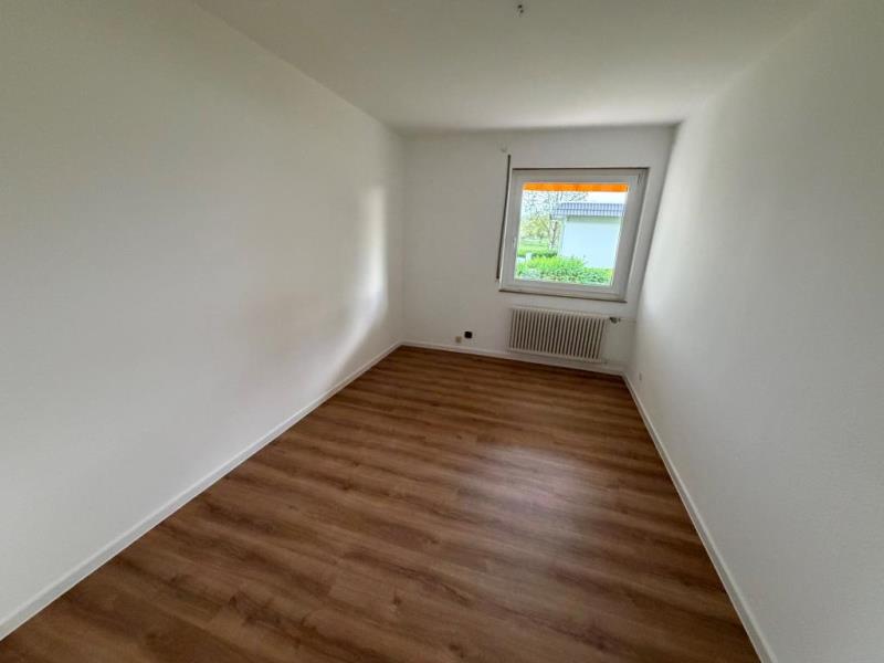 Gartentraum! Renovierte 4 Zimmer Wohnung mit Terrasse und Garten in Leinfelden-Echterdingen! - Schlafzimmer 2 (44264)
