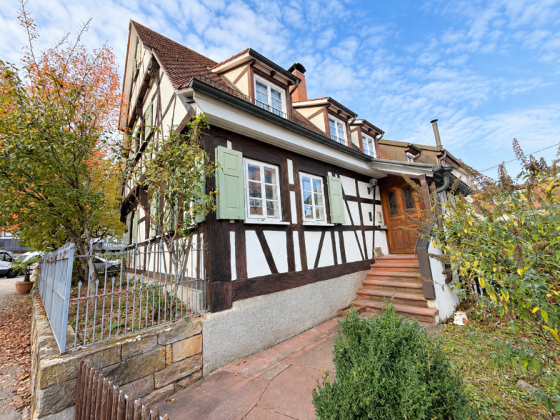 Historischer Charme– Einfamilienhaus mit Geschichte aus dem 17. Jahrhundert in Stuttgart! - Außenansicht (54570)