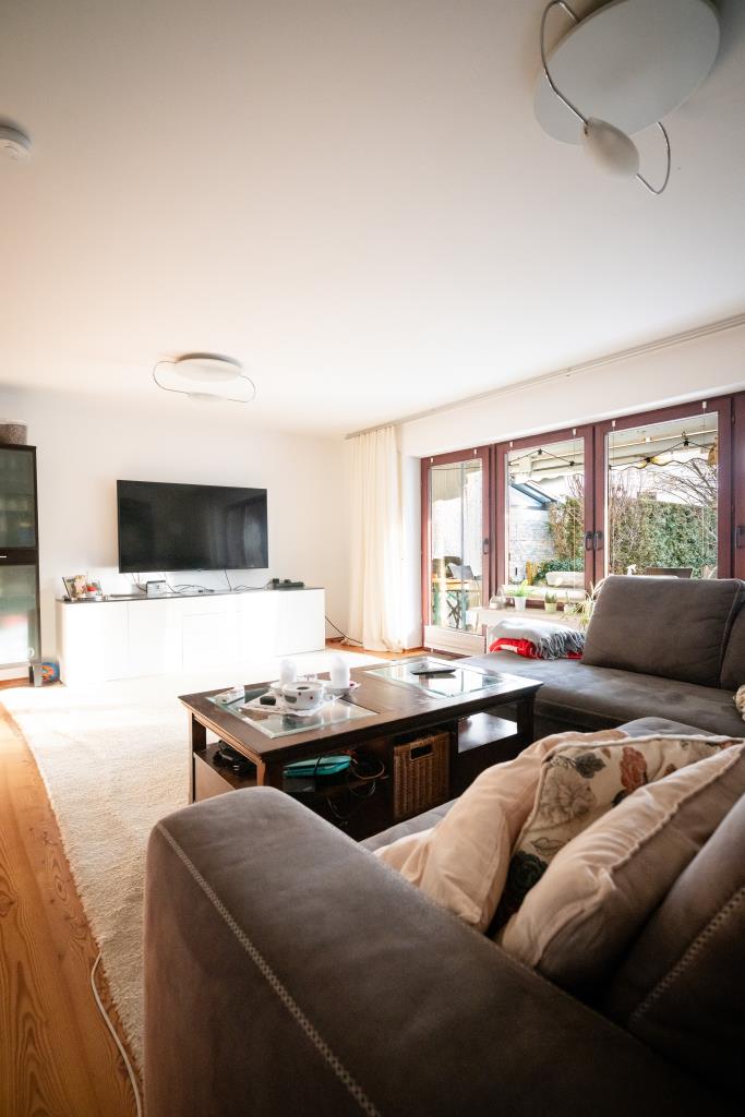 Heute investieren, morgen einziehen: Reihenhaus in Top-Lage mit traumhaftem Garten! - Wohnzimmer (41439)