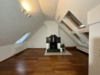 Schlafzimmer - Einziehen & Wohlfühlen! Exklusive 4 Zimmer-Maisonette-Wohnung mit 2. Balkonen!