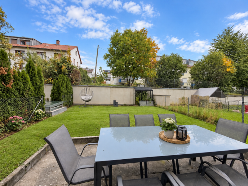 Sonniges Wohnerlebnis! 3 Zimmer-Wohnung mit Garten, Terrasse und Südbalkon! - Garten (53938)